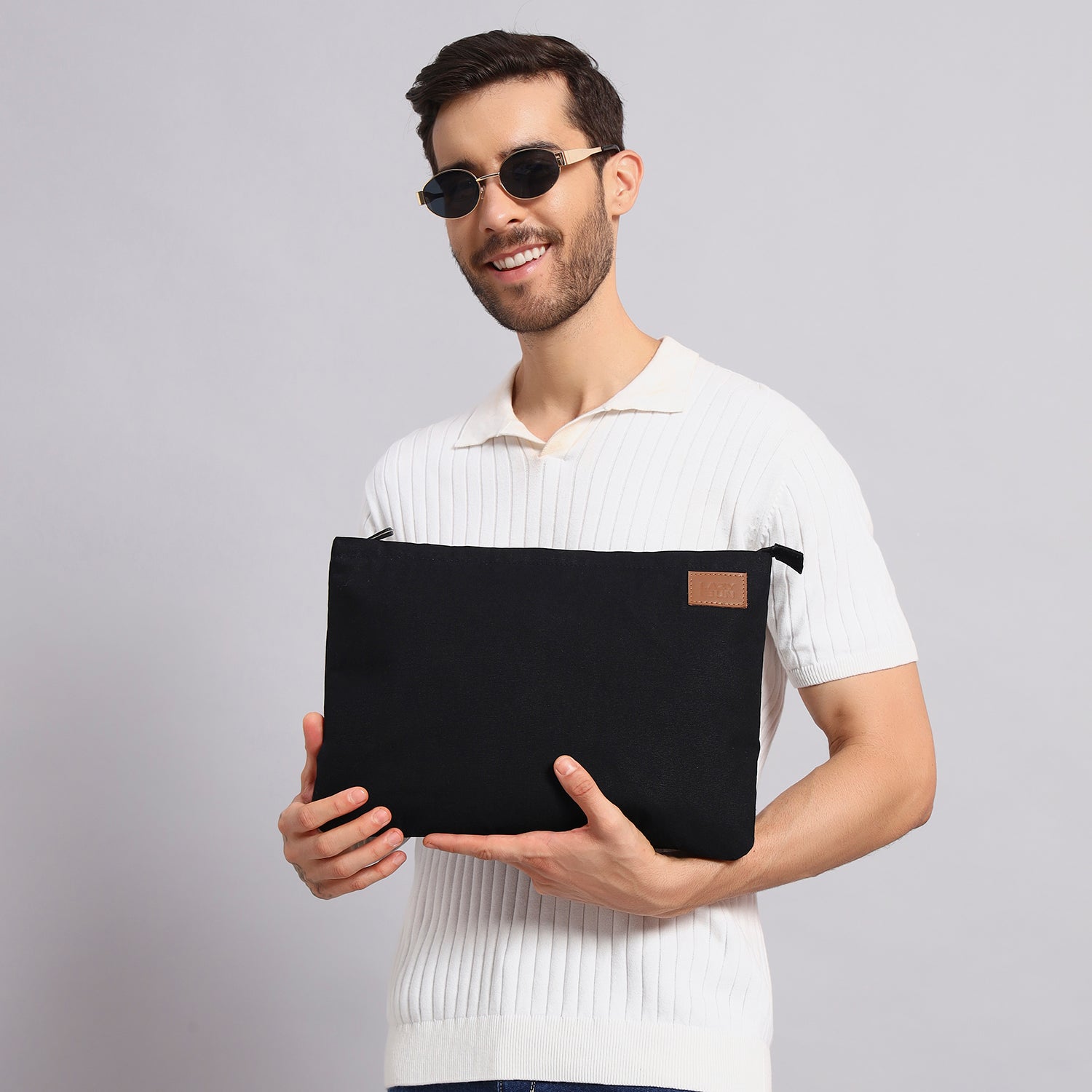 BLACK LAPTOP SLEEVE