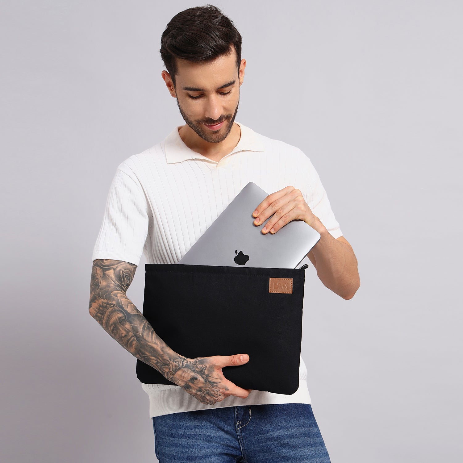BLACK LAPTOP SLEEVE