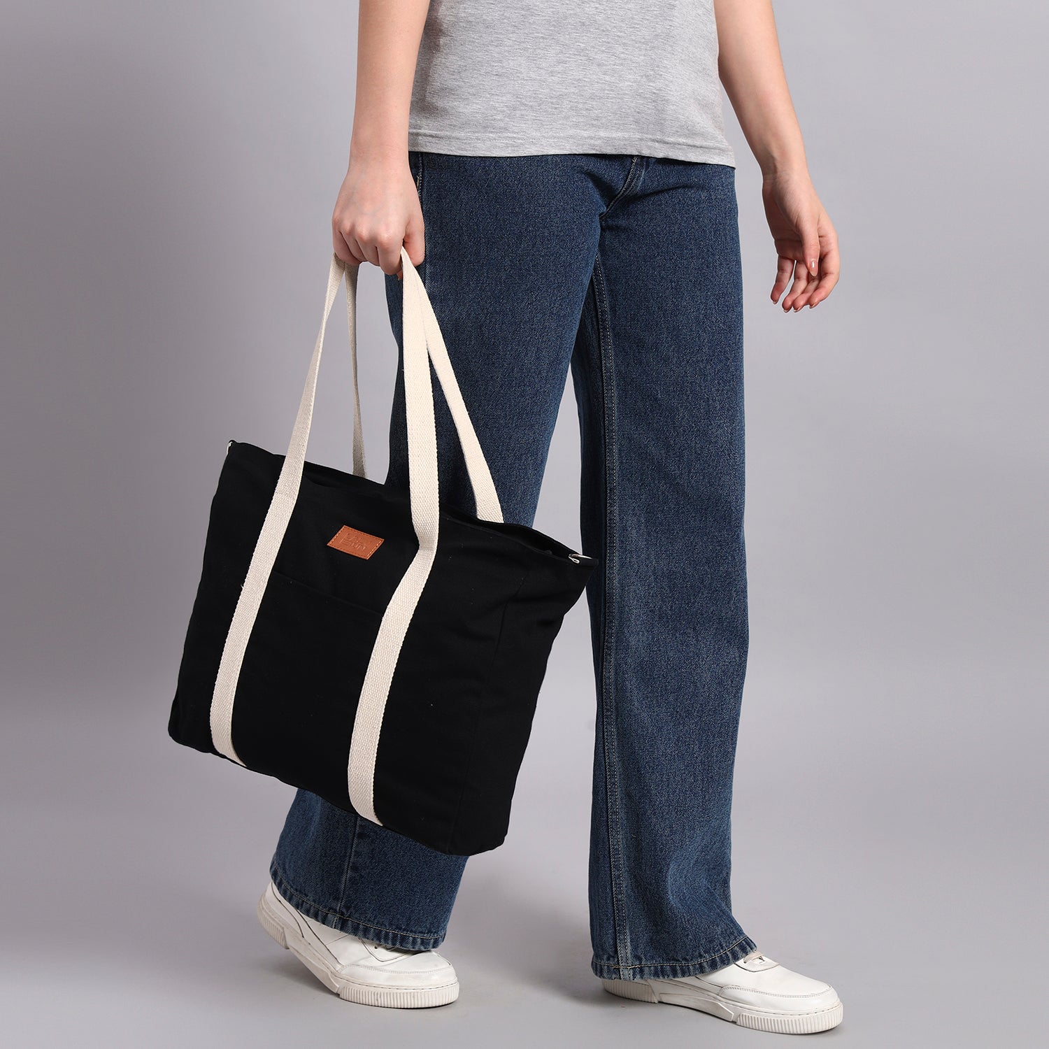 BLACK TOTE BAG