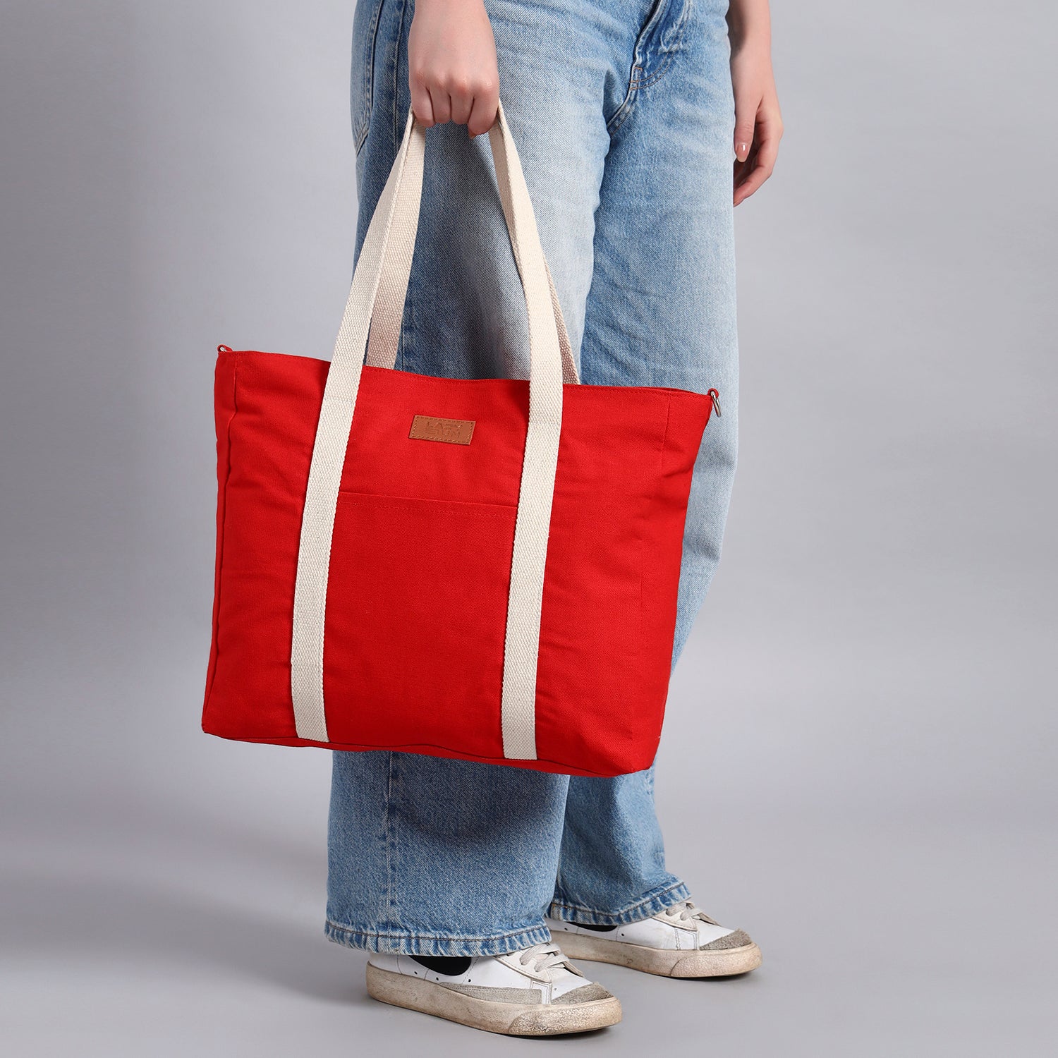 BLACK TOTE BAG