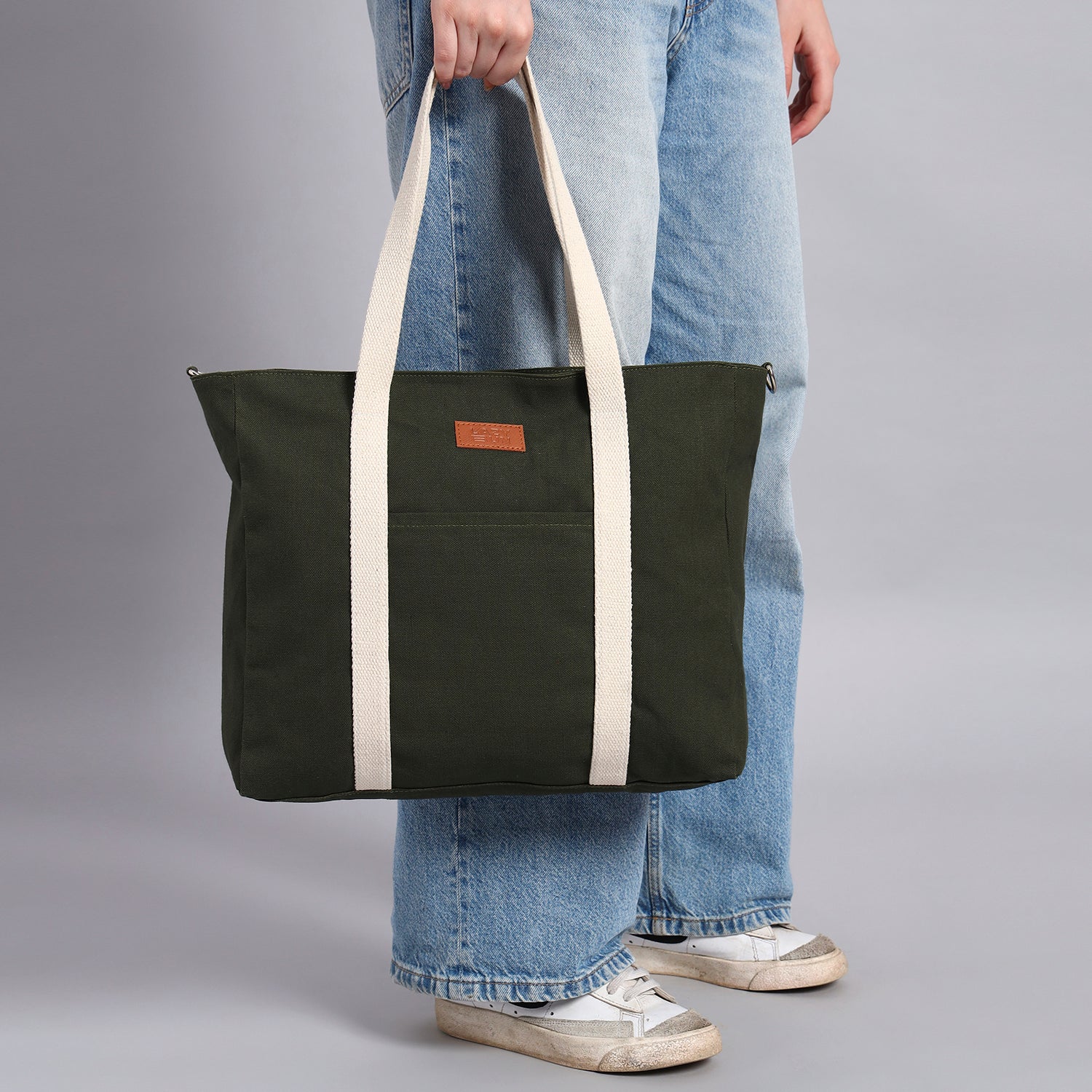BLACK TOTE BAG