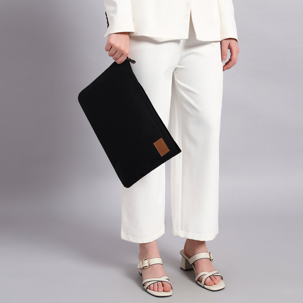 BLACK LAPTOP SLEEVE