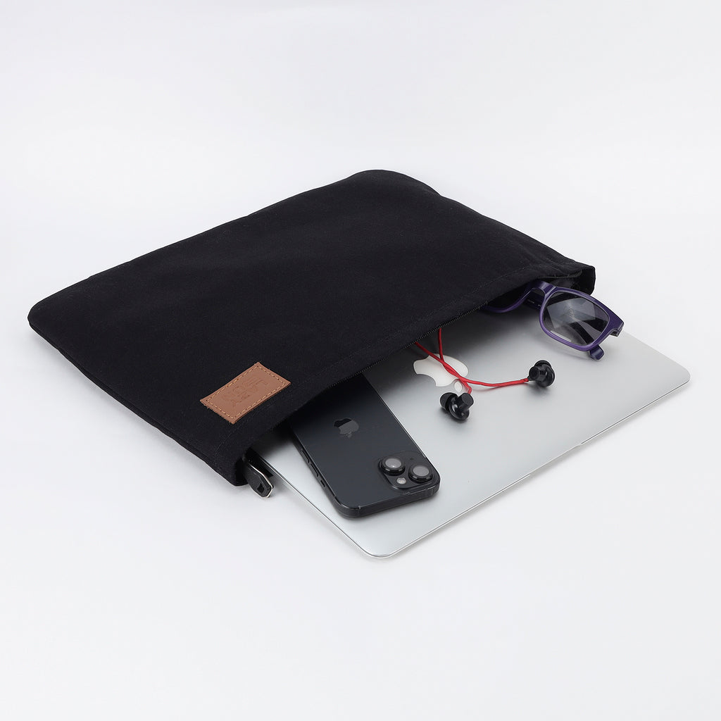 BLACK LAPTOP SLEEVE