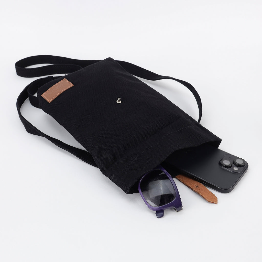BLACK CROSSBODY BAG