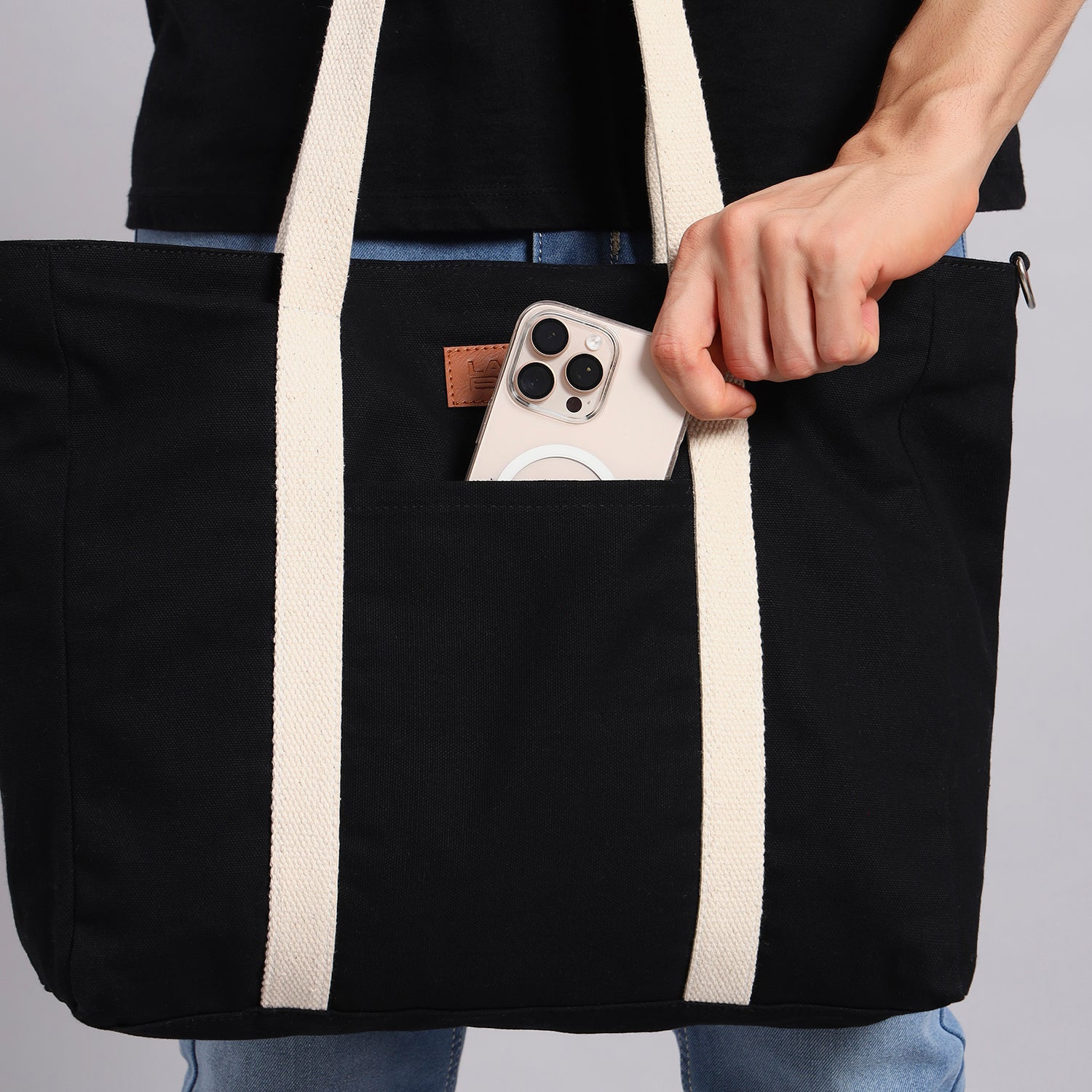 BLACK TOTE BAG