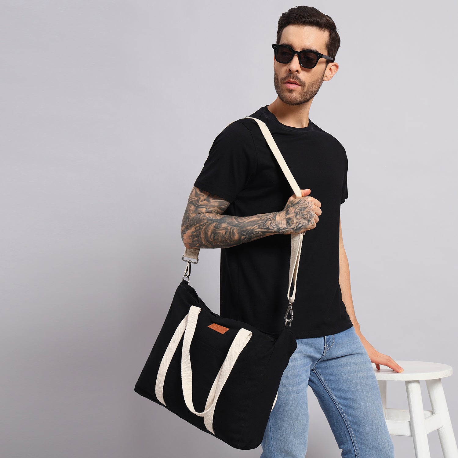 BLACK TOTE BAG