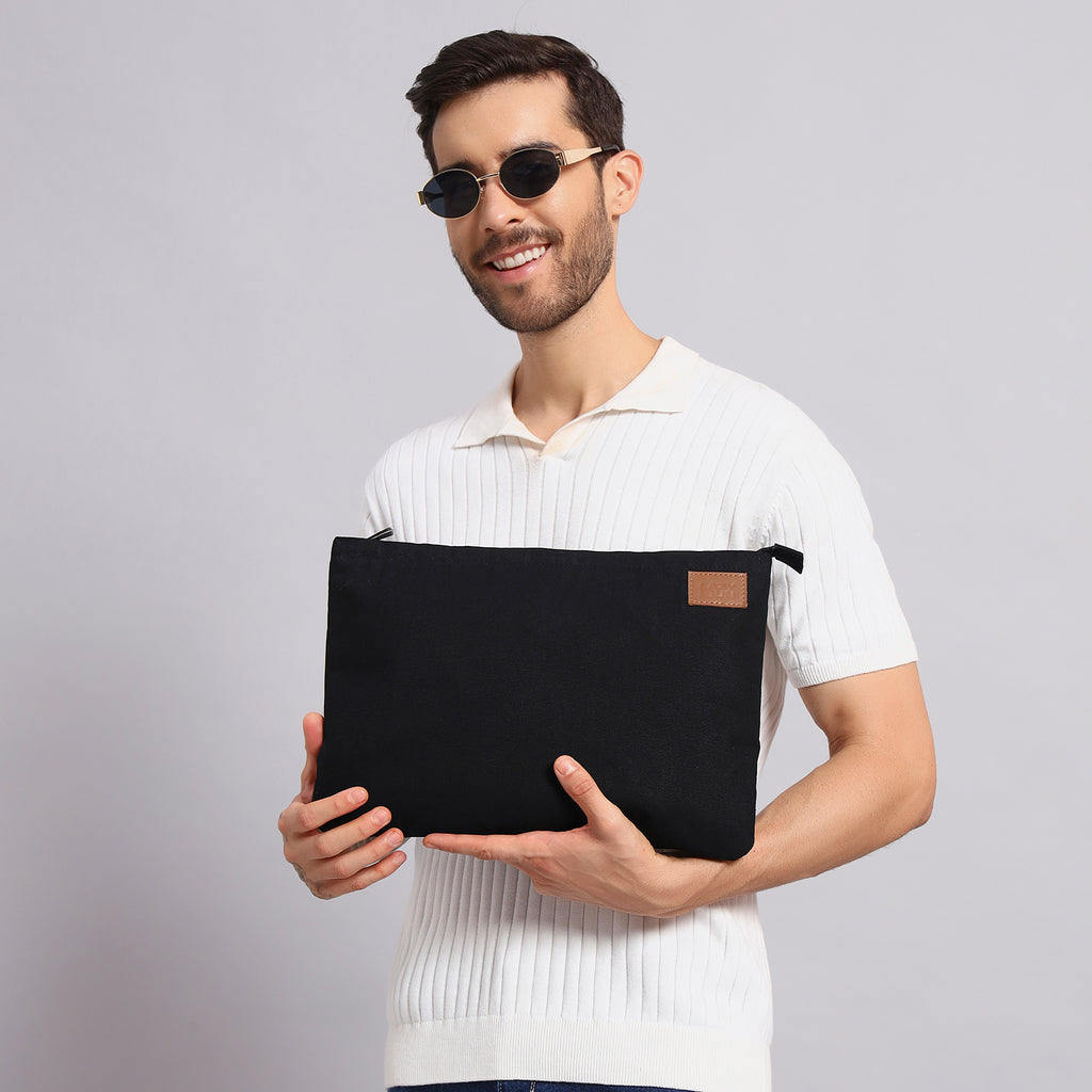 BLACK LAPTOP SLEEVE